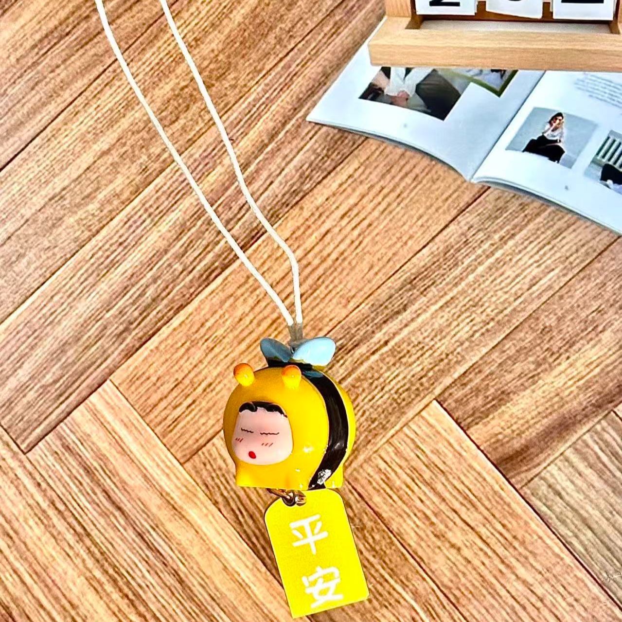 Crayon Shin-chan Bee Cosplay F - đánh giá và giá Car Accessories Papar